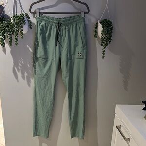 Avalanche women’s Green Casual Pants size small
